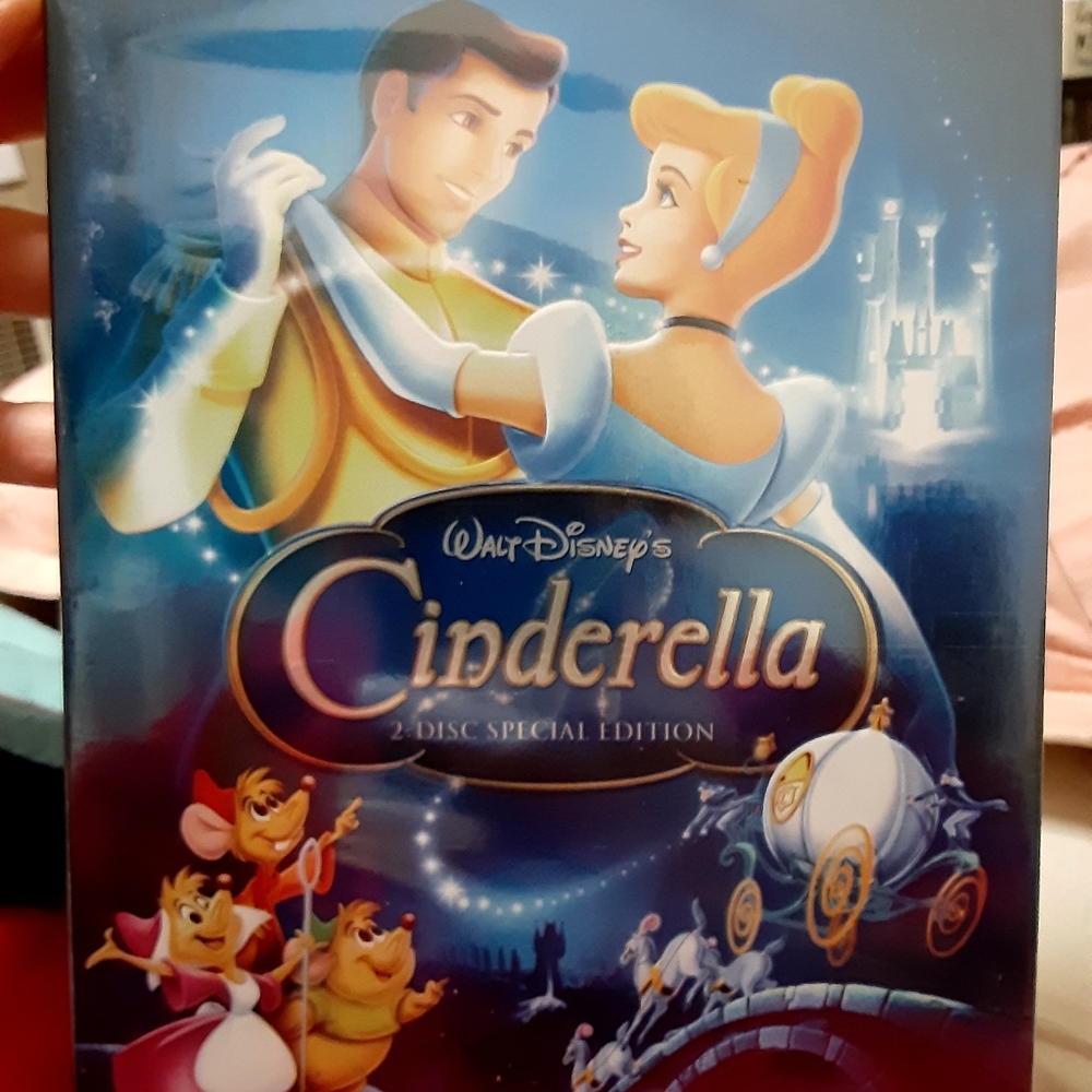 2PC CINDERELLA PRINCESS SET! - Picture 3 of 9